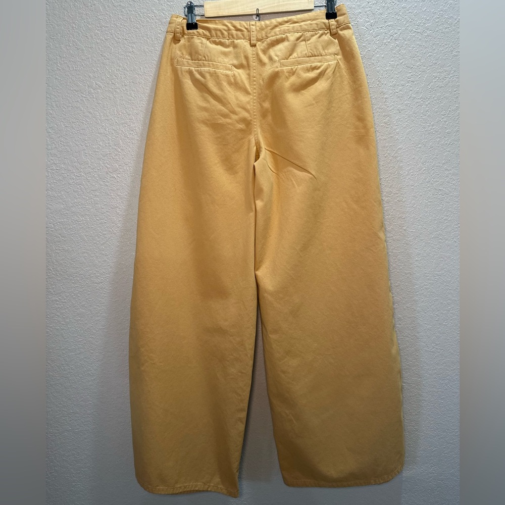 Urban Outfitters Isabella wide-leg pleated trousers in a mustard/tan color - Picture 3 of 4